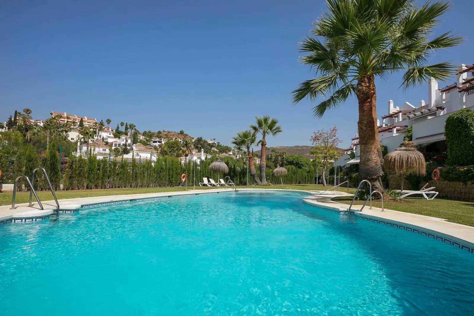 Duplex Apt With Rooftop Terrace Aloha Royal Rdr230 Marbella España